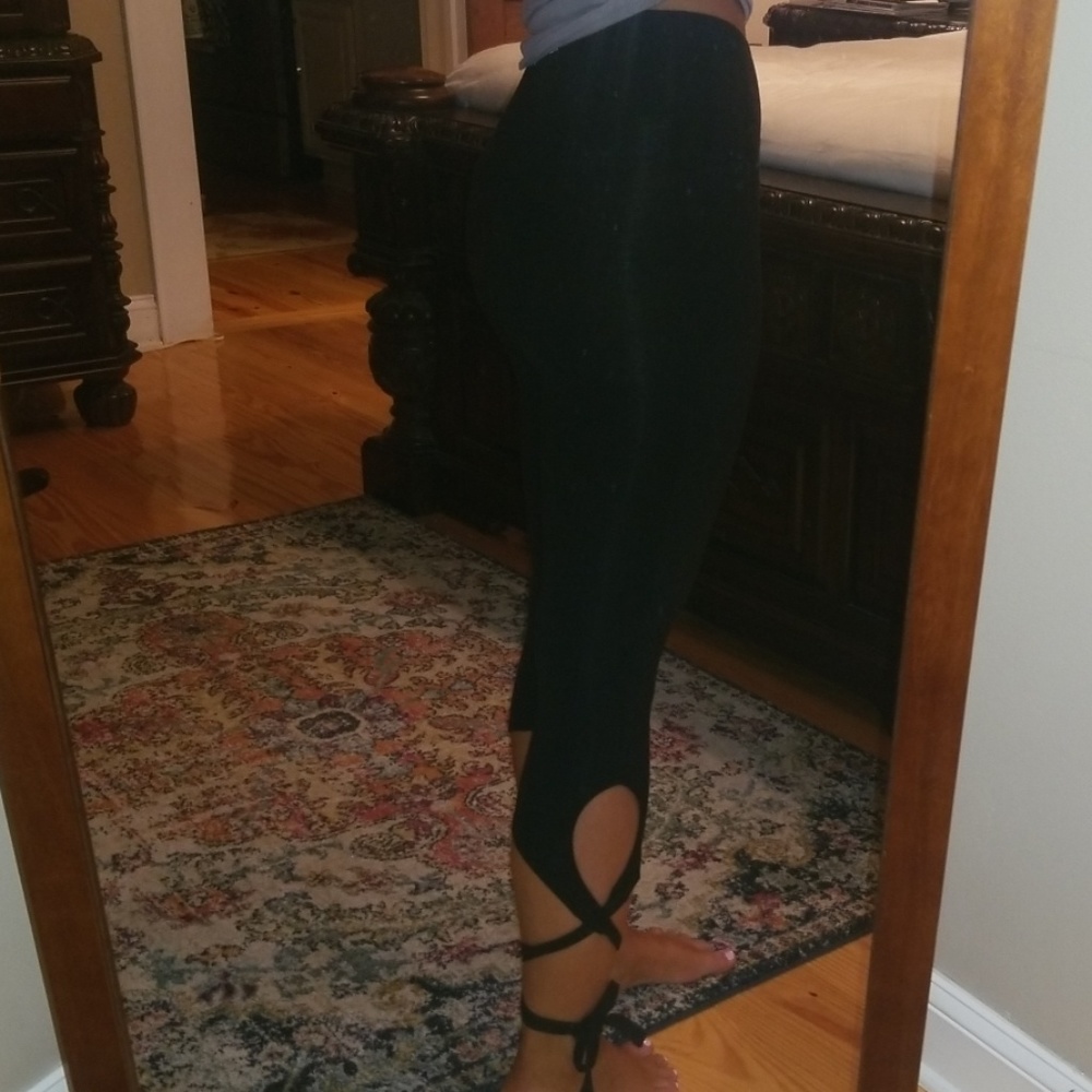 Mossimo yoga pants with tie - Picture 2 of 5